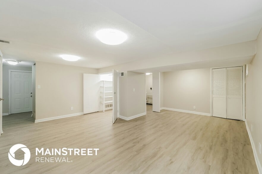 Building Photo - 13113 E 44th Terrace S