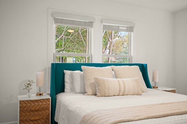 Building Photo - 1207 Romeria Dr