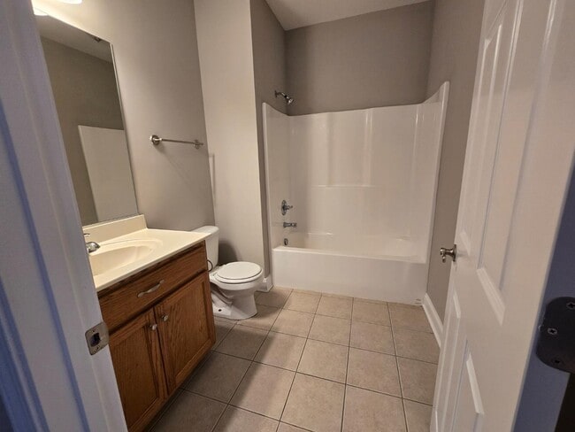 Building Photo - 716 Cobblestone Dr