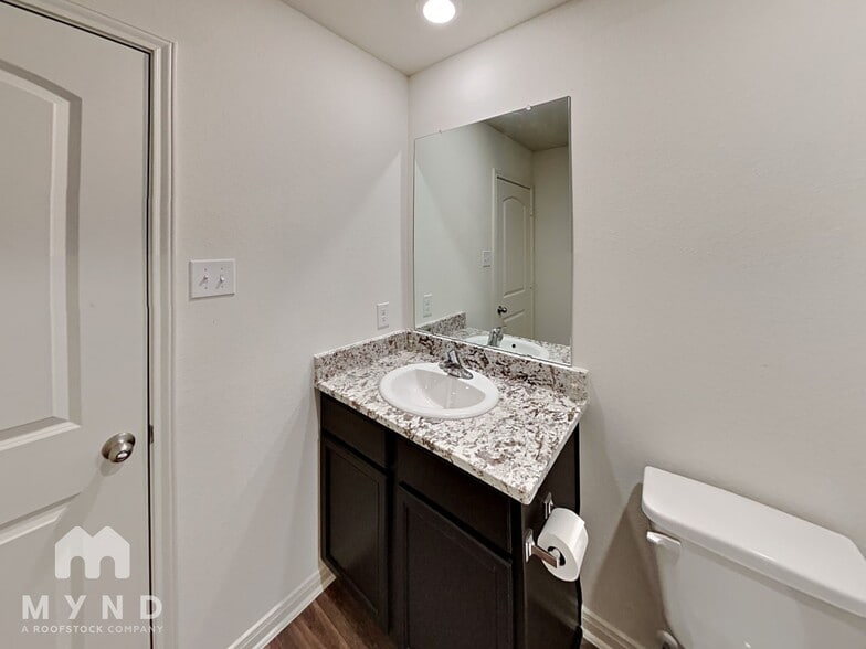 Building Photo - 7331 Anchor Cyn