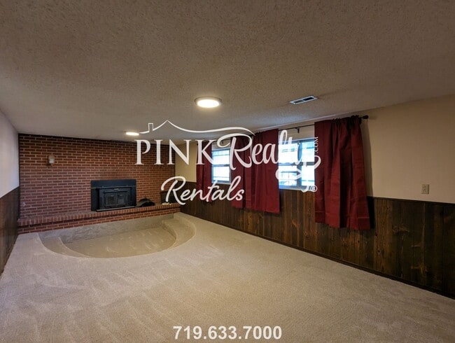 Building Photo - 4025 Cantrell Dr