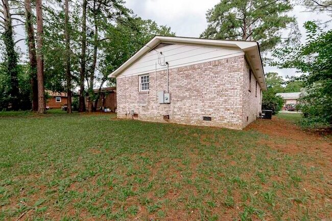 Building Photo - 1209 Hemlock St