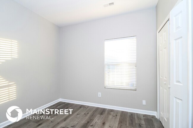 Building Photo - 2104 Lauren Woods Dr