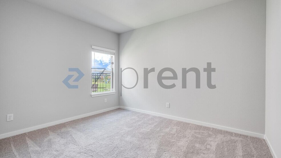 Building Photo - 27327 Blue Pool Dr