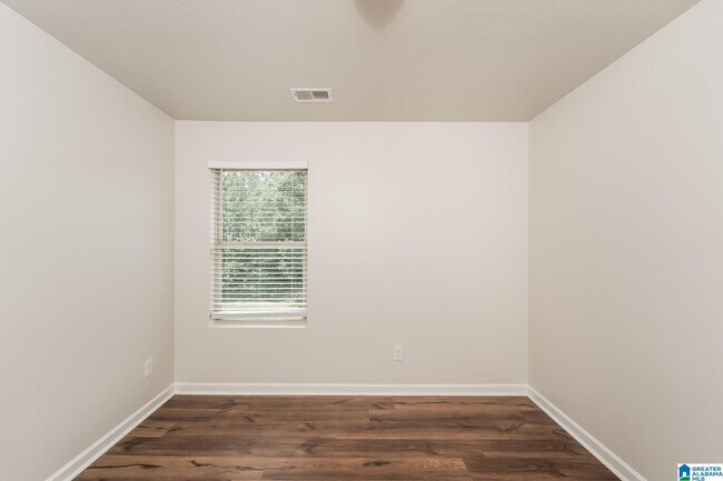 Building Photo - 880 Clover Cir