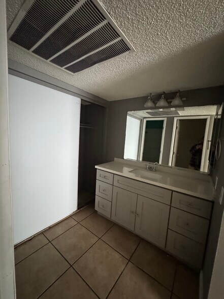 Building Photo - 23244 Orange Ave