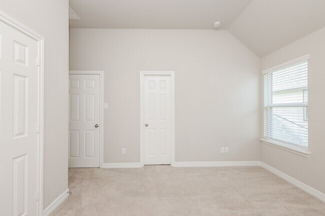 Building Photo - 2119 Stargrass Dr