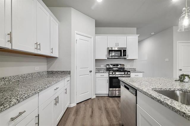Building Photo - 422 Wydown Dr