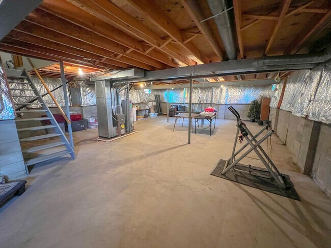 Building Photo - Stunning Rental Home in Indian Creek - Rey...