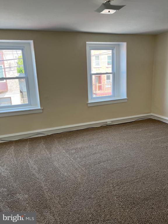 Building Photo - 145 Levering St