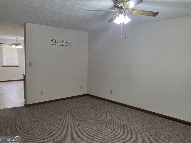 Building Photo - 8437 Pineland Dr
