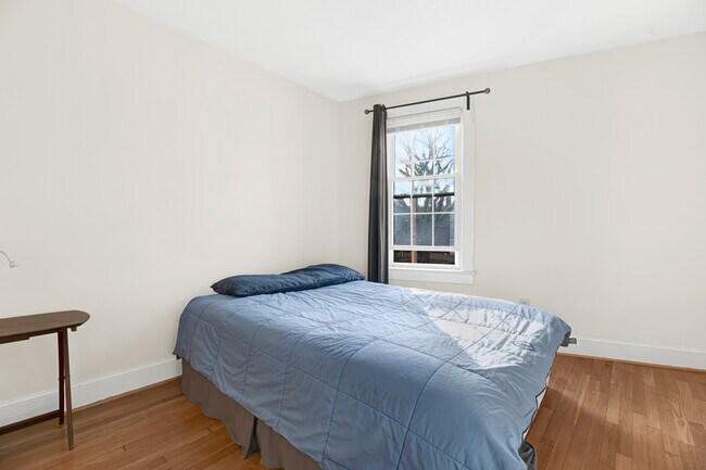 Building Photo - 1125 Maryland Ave NE