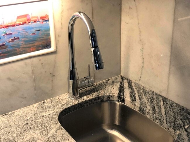 Building Photo - 88 Charles St