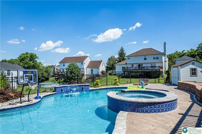 Building Photo - 202 McNair Cir