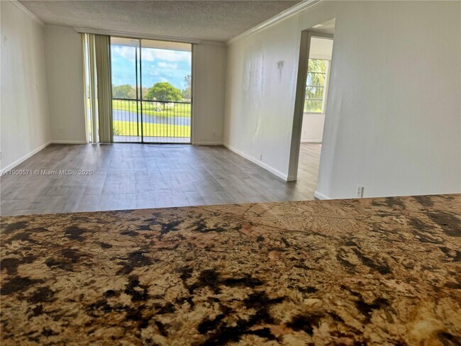 Building Photo - 3100 W Rolling Hills Cir