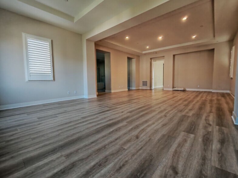 Building Photo - 55 Thrasher