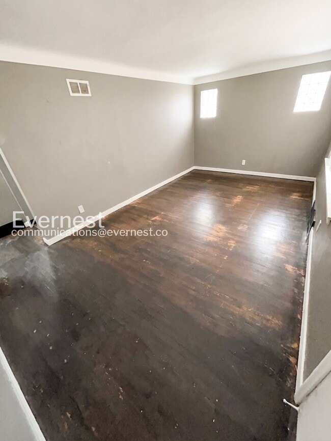 Building Photo - 5546 Floy Ave