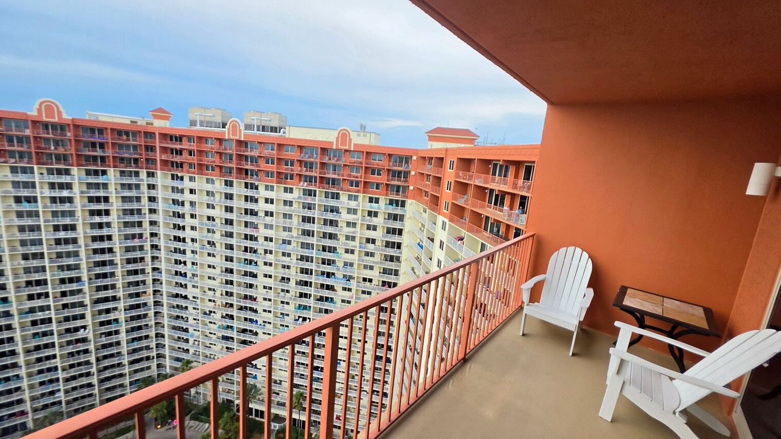 Building Photo - 9900 S Thomas Dr
