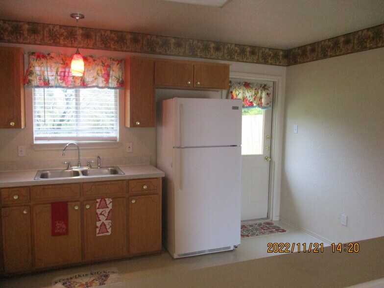 Building Photo - 163 Armadillo Ln