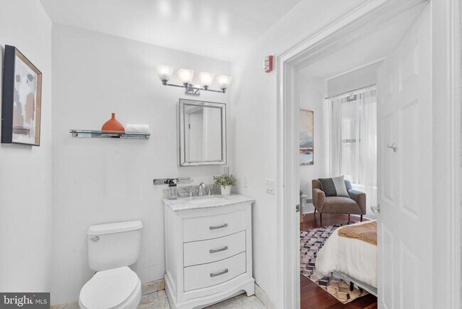 Building Photo - 1500 Chestnut St