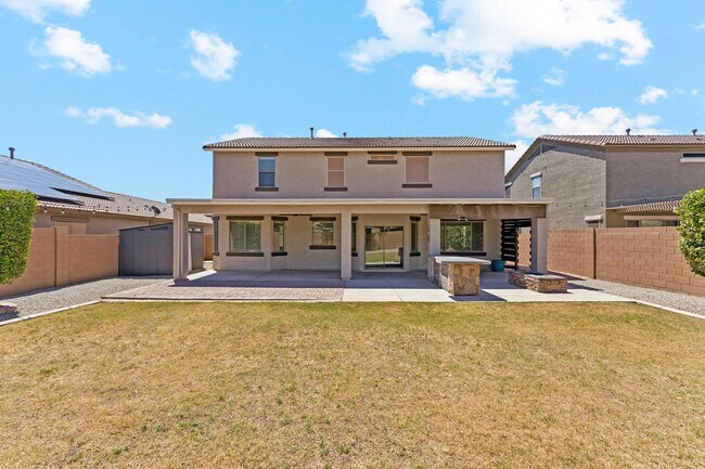 Building Photo - 18024 W Maui Ln