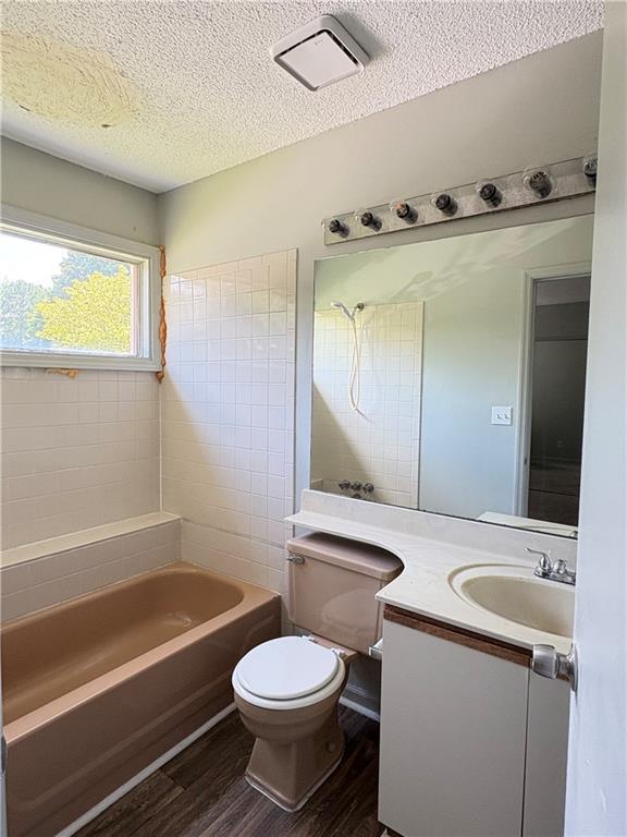 Building Photo - 3241 Tennington Pl