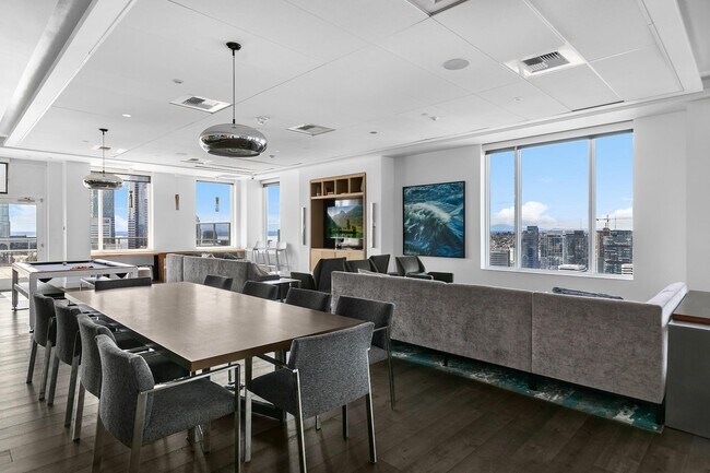 Building Photo - 1321 Seneca St