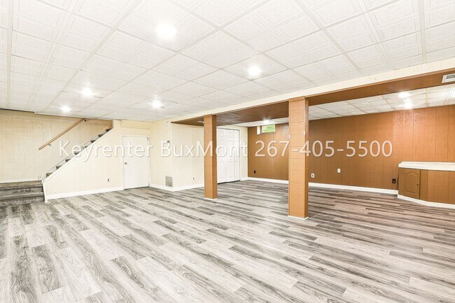 Building Photo - 117 Victoria Ln