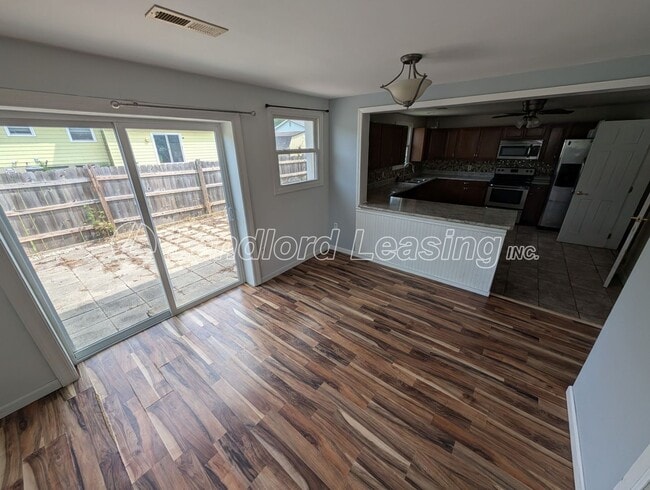 Building Photo - Charming 3-Bedroom Corner Lot Home in Shef...