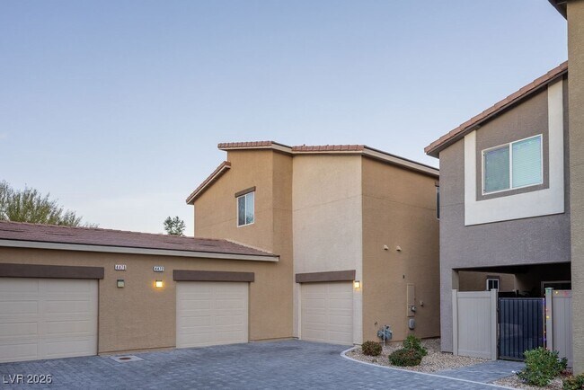 Building Photo - 4472 Sapphire Moon Ave