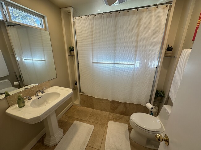 Building Photo - 3313 22nd St