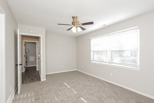 Building Photo - 6682 Dunsany Ct