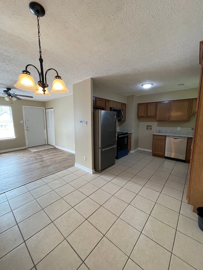 Building Photo - Brick Ranch