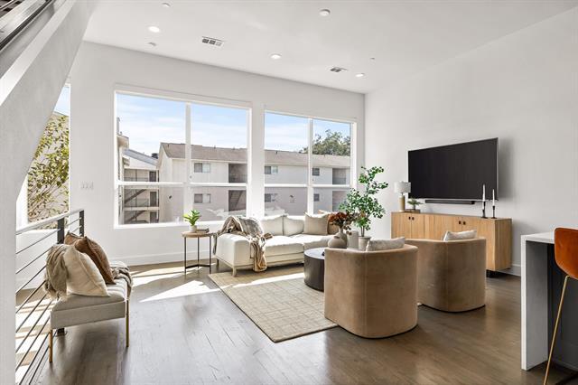 Building Photo - 2317 Moser Ave