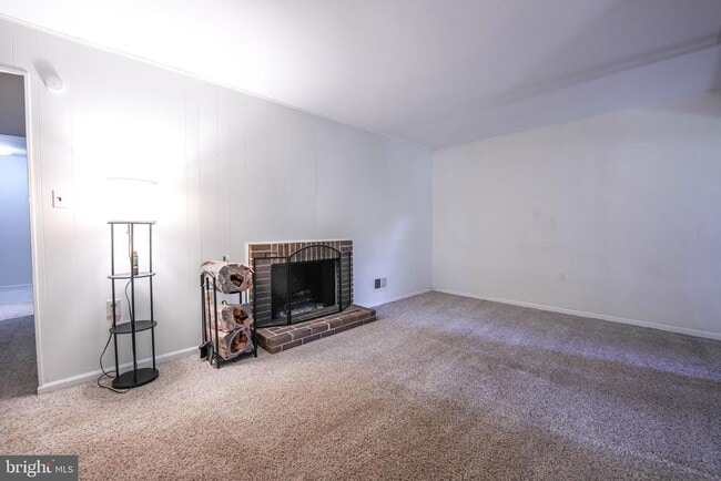 Building Photo - 4908 Sauquoit Ln