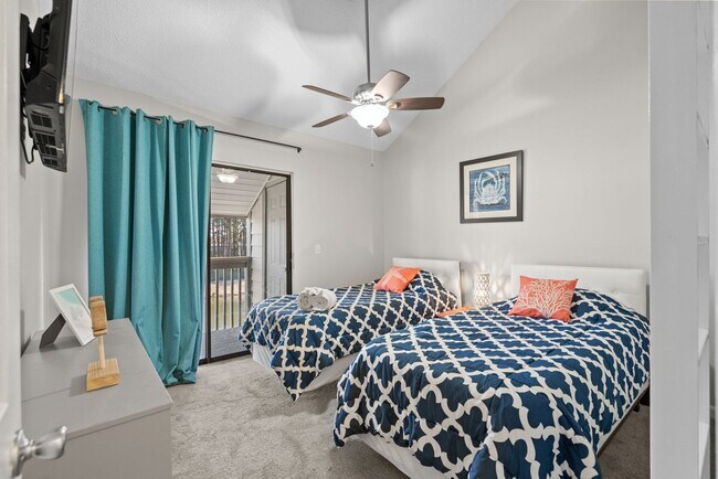 Building Photo - Furnished All-Inclusive 4bed/3bath condo a...