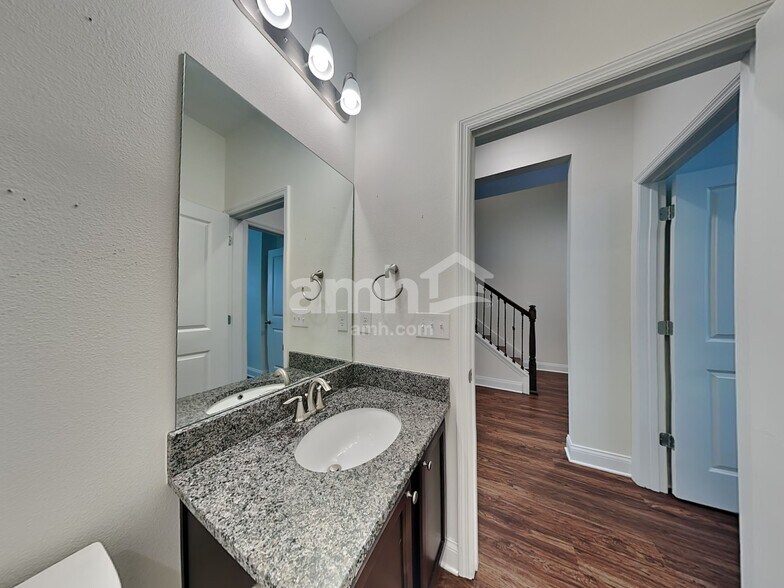 Building Photo - 2470 Ixora Ct