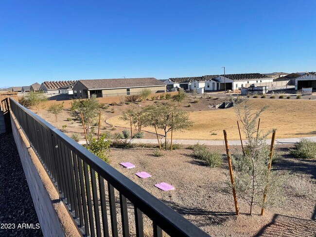 Building Photo - 17401 W Red Fox Rd