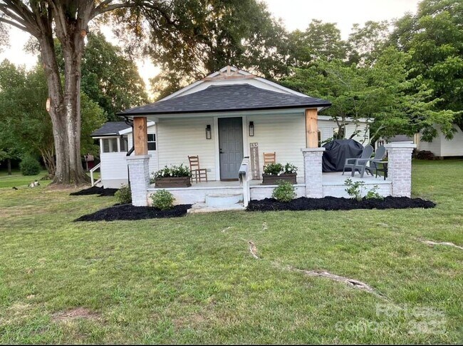 Primary Photo - 135 Estelle Rd