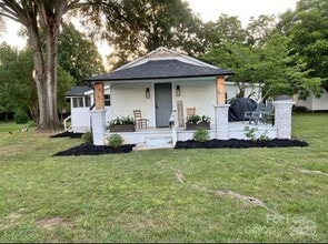 Building Photo - 135 Estelle Rd