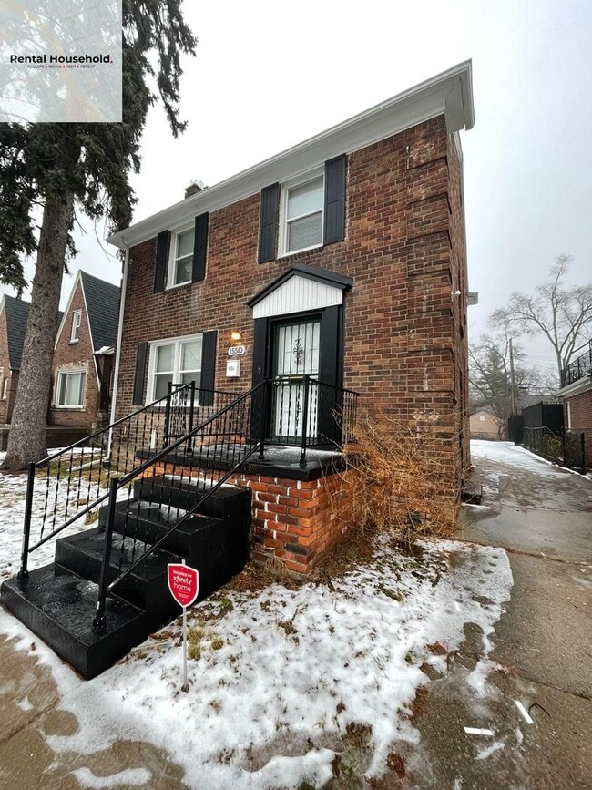 Building Photo - Beautiful 4 Bedroom Colonial Home-Section 8 ONLY