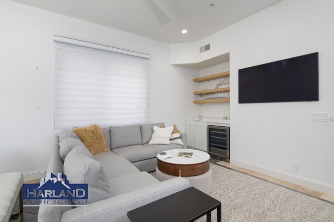 Building Photo - 760 Bonair Pl