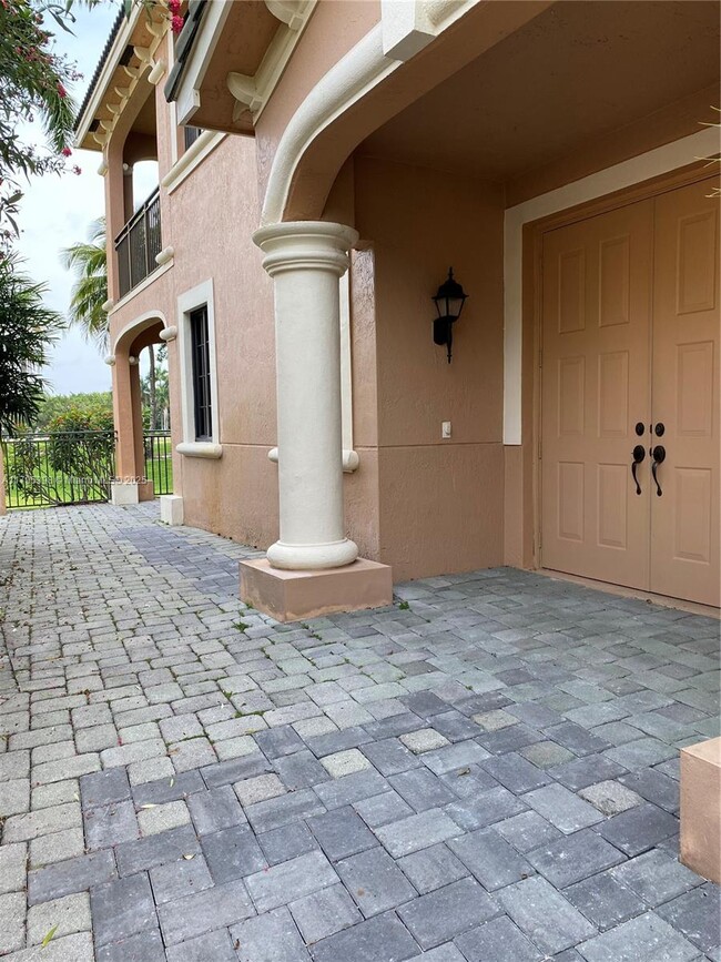 Building Photo - 2697 Center Ct Dr