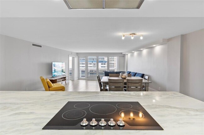 Building Photo - 4100 Galt Ocean Dr