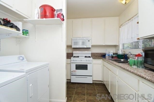 Building Photo - 4524 Royal Oak Dr