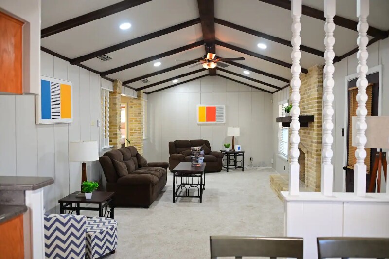 Building Photo - 611 Balboa Dr