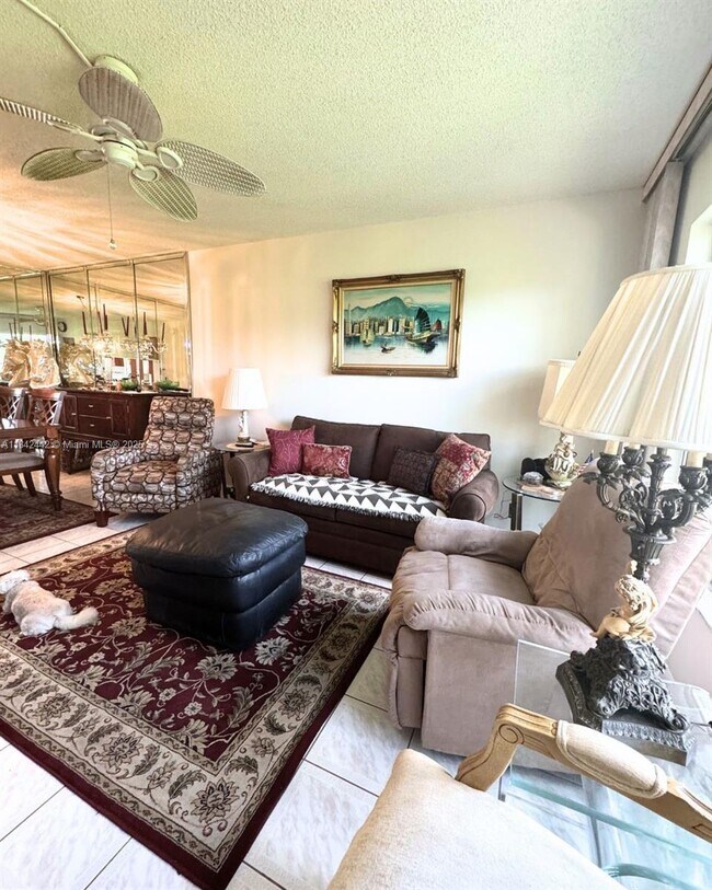 Building Photo - 7787 Golf Cir Dr