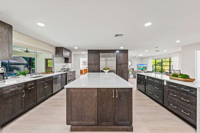 Building Photo - 606 Wedge Dr