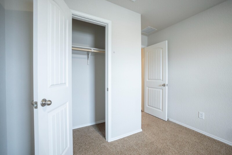 Building Photo - 728 Adler Way