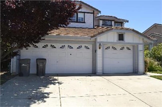 Primary Photo - Beautiful 4-Bedroom, 3-Bath Home in Sycamo...